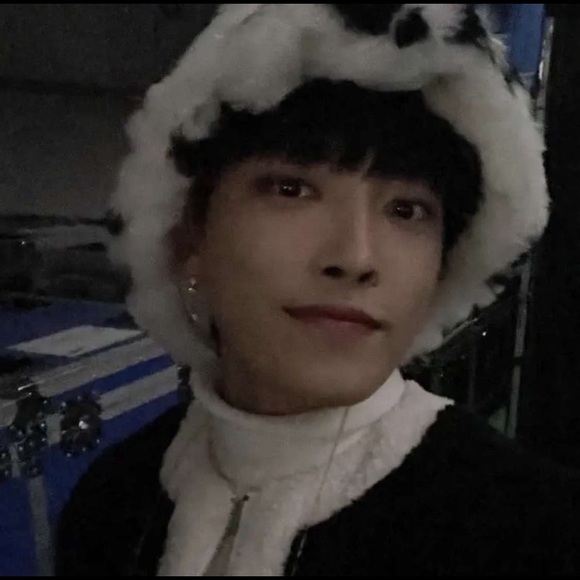 Profile Picture of Ariel Hoffman (@teddyjungwons) on Poshmark