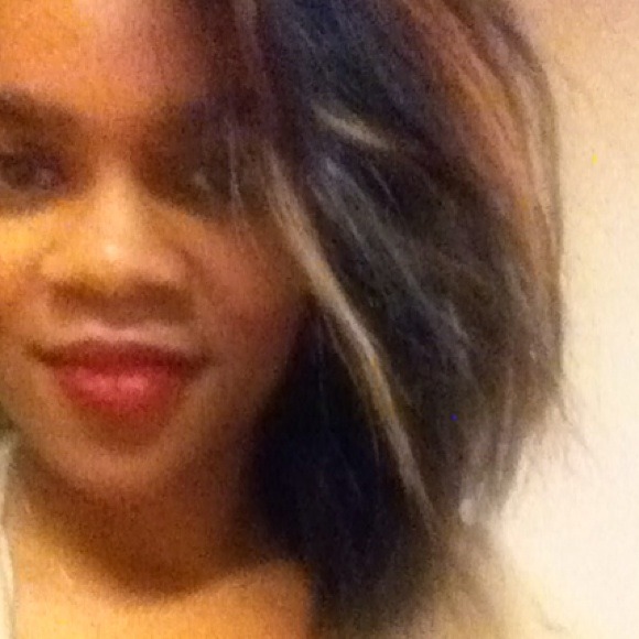 Profile Picture of Tia Marston (@tdot14) on Poshmark