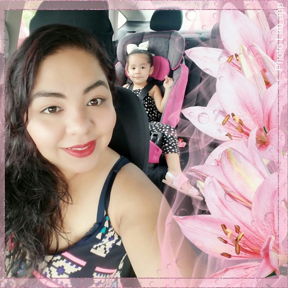 Profile Picture of Arely Sanchez (@arely25leyva) on Poshmark