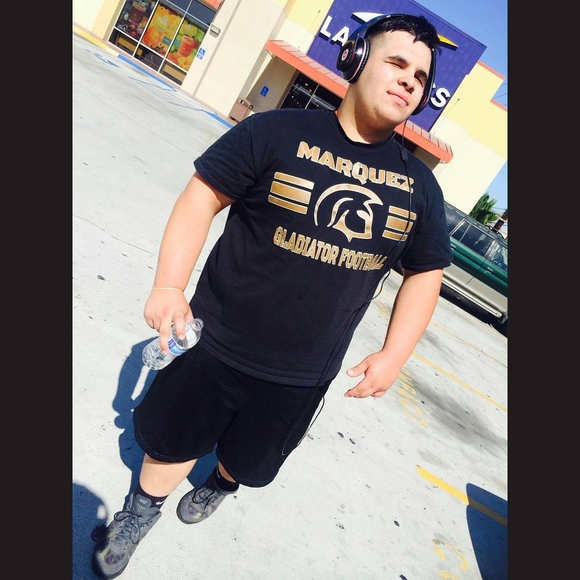 Profile Picture of Manny Rodriguez (@manny0512) on Poshmark