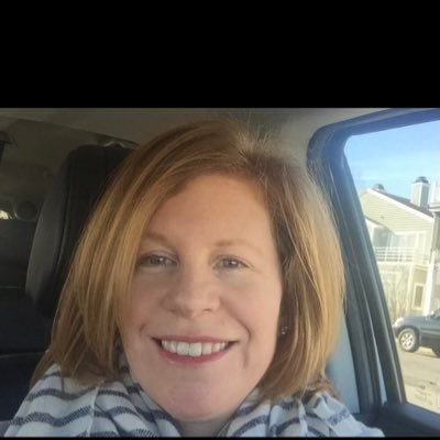 Profile Picture of Diane Crowley (@dianeccrowley) on Twitter