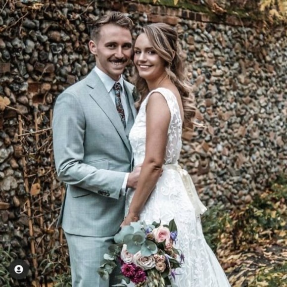 Profile Picture of Rebecca Schneider (@missrcarr) on Poshmark