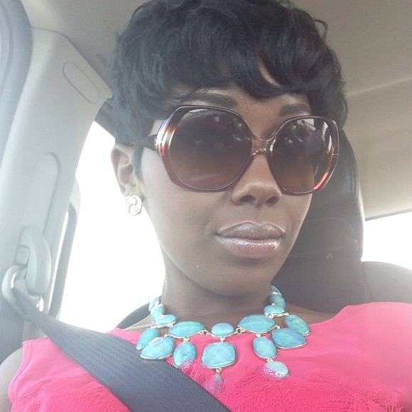 Jalisa White - Poshmark Profile Picture of Jalisa White (@cheriewh) on Poshmark