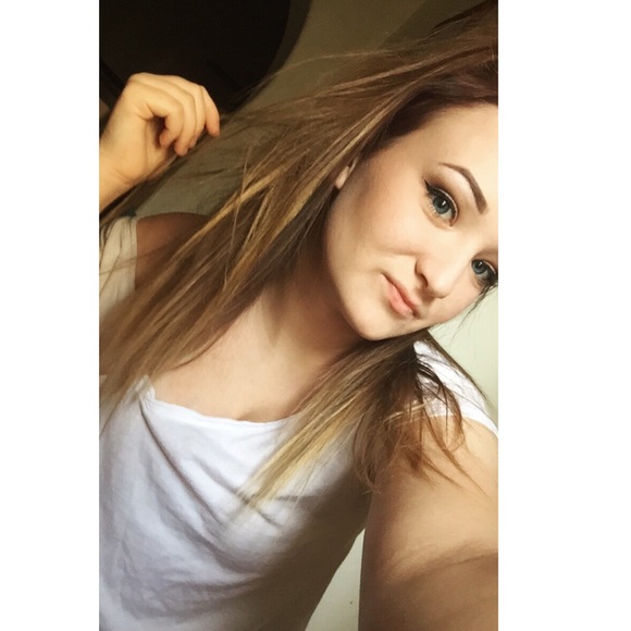 Profile Picture of Jenna Mitchell (@jbenna125) on Poshmark