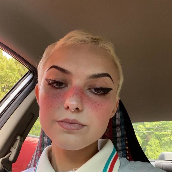 Profile Picture of Carly Paluck (@carly_paluck) on Poshmark