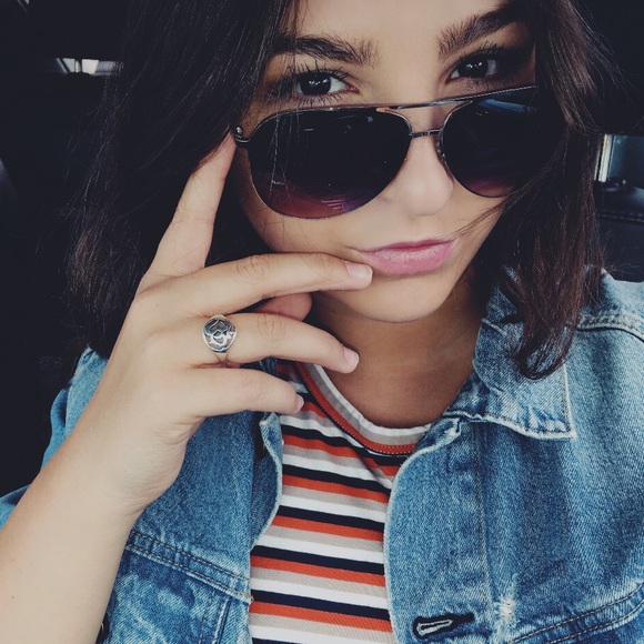 Profile Picture of Brianna Bartalos (@briannabart) on Poshmark