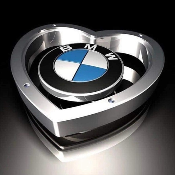 Omar Alkhalidi - Poshmark Profile Picture of Omar Alkhalidi (@omarbem) on Poshmark