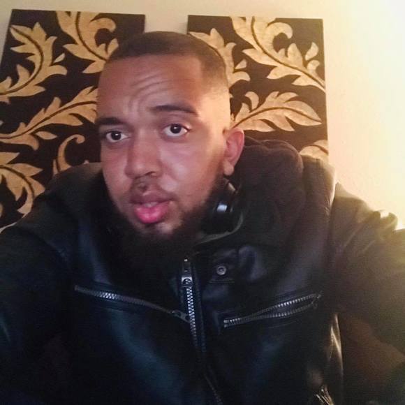 Profile Picture of Adrian Oliver (@adrianoliver386) on Poshmark