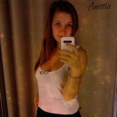 Profile Picture of Kollár Anna (@AnnaMaki24) on Twitter