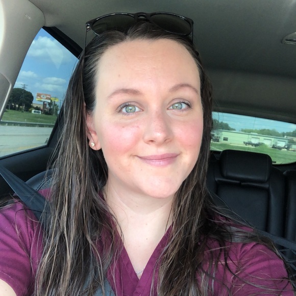 Profile Picture of Heather Reichenau (@h_reichenau) on Poshmark