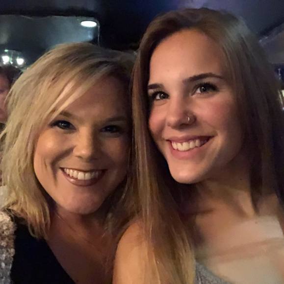 Profile Picture of Courtney Misner (@crmisner) on Poshmark