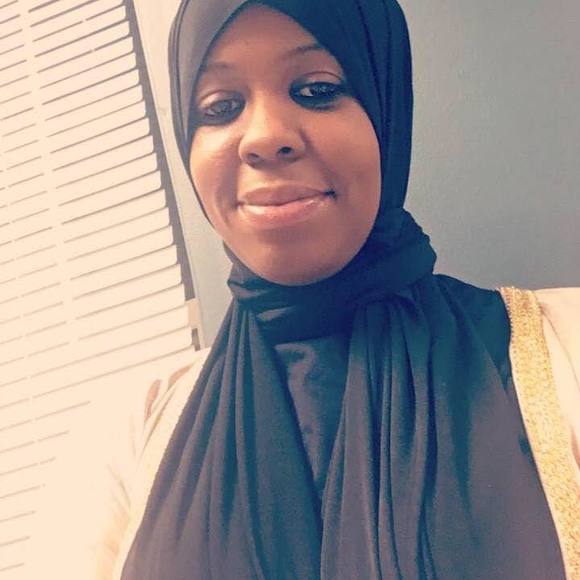 Profile Picture of Latoya Datts (@livinlife28) on Poshmark