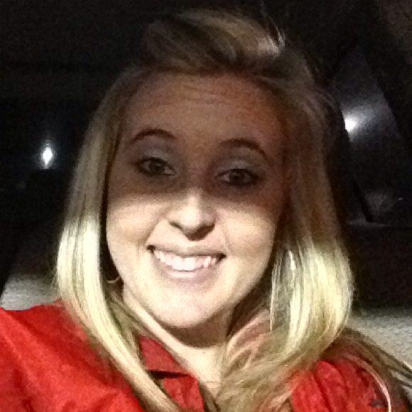 Profile Picture of Kellie Case (@kellieanncase) on Poshmark
