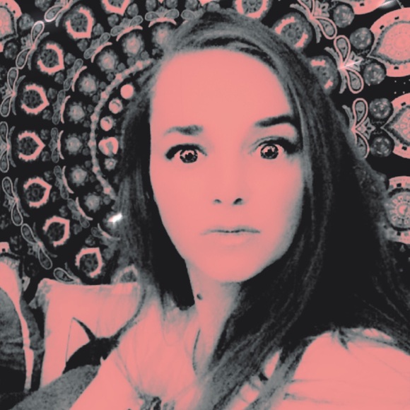 Profile Picture of Jennifer Obrien (@jennyjean338) on Poshmark