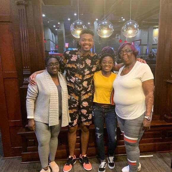 Profile Picture of Alvonte Harris (@alvonteh) on Poshmark