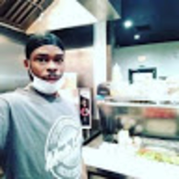 Profile Picture of Clarence Cross (@bigmad13) on Poshmark