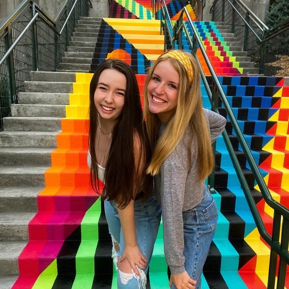 Profile Picture of Emily Kemper (@emilyykemper) on Poshmark