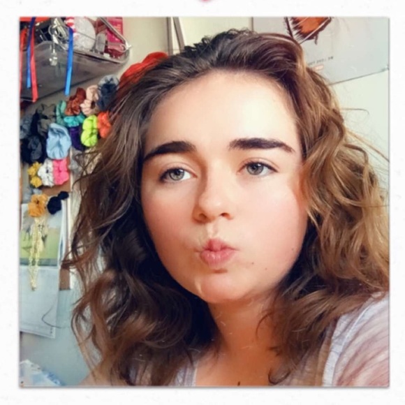 Profile Picture of Veronica Patton (@vicpatton395) on Poshmark