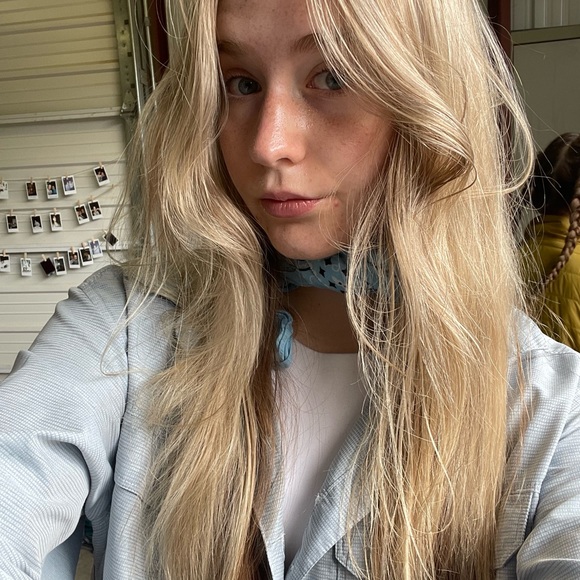 Profile Picture of Bella Bunata (@bellabunata) on Poshmark