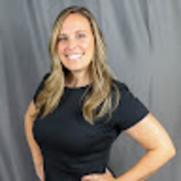 Profile Picture of Jaime Walsh (@jaimeawalsh) on Poshmark