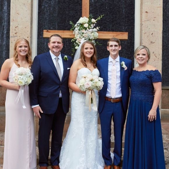 Profile Picture of Stefani Kulhanek (@smk2017) on Poshmark