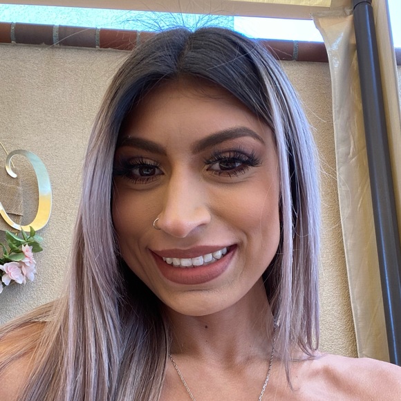 Profile Picture of Julia Merida (@juliamerida1) on Poshmark