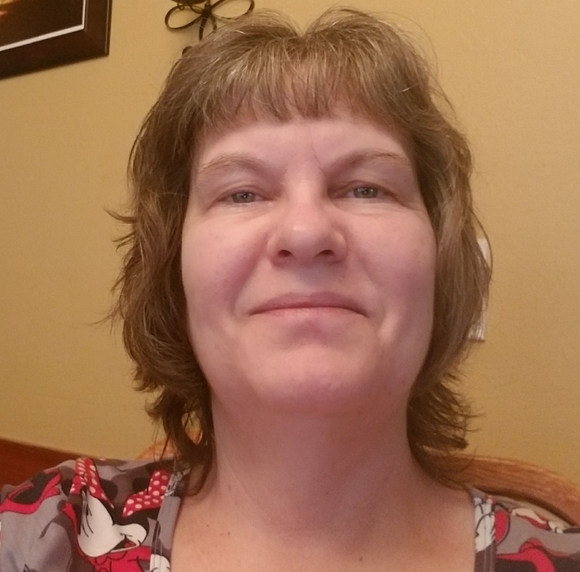 Profile Picture of Marie Zarling (@mariezarling) on Poshmark