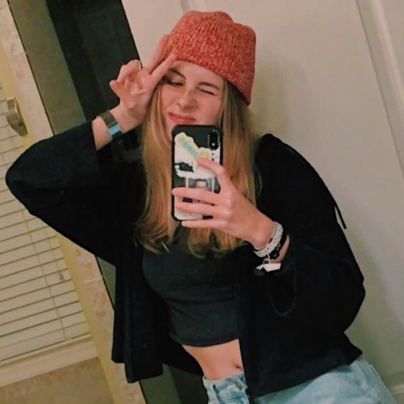 Profile Picture of Abbey Trehern (@abbeytrehern) on Poshmark