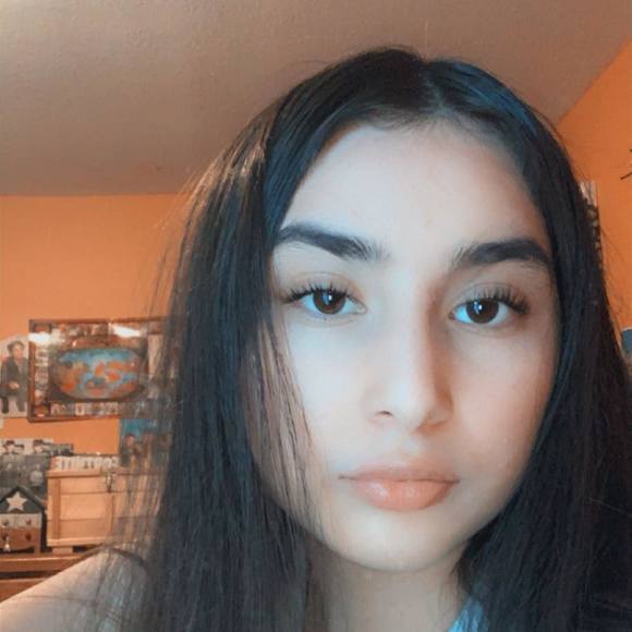 Profile Picture of Bianca Ruiz jaramillo (@biancaruiz56600) on Poshmark