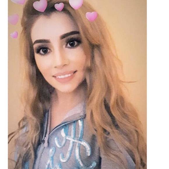 Profile Picture of Andy Rojas (@candy_blanco80) on Poshmark