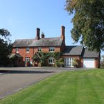 Profile Picture of Lisa Minkey Abbott (@homewooddogboarding) on Instagram