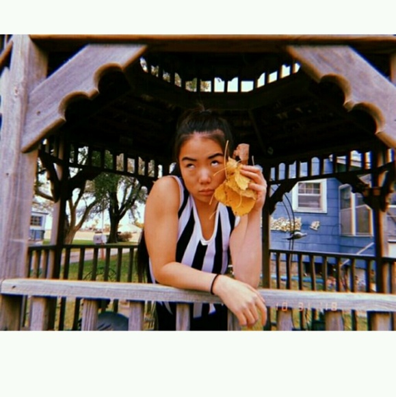 Profile Picture of Jiejie Burleson (@jiejiemeans) on Poshmark