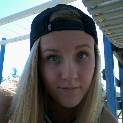 Profile Picture of Alissa Perron (@coolzazou9) on Twitter