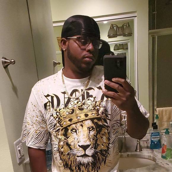 Profile Picture of Vaughn Mitchell (@vaughnmitche507) on Poshmark