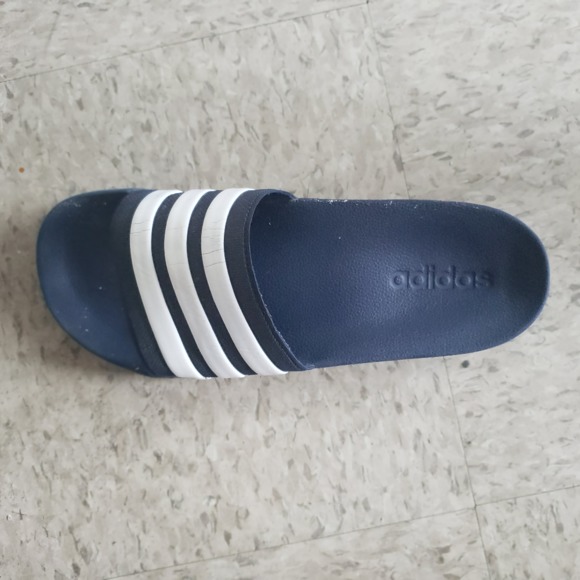 Profile Picture of Carol Barz (@candybarz1980) on Poshmark