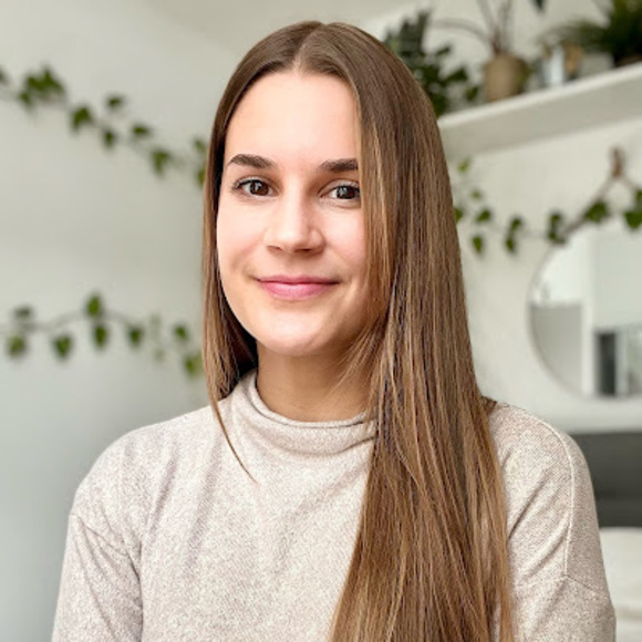 Profile Picture of Katelyn Buote (@katelynbuote) on Poshmark