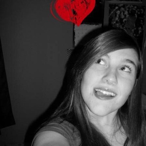 Profile Picture of Sarah Comitale (@angelhits_hoppallstar) on Myspace