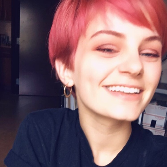 Profile Picture of Bronwyn James (@bljames97) on Poshmark