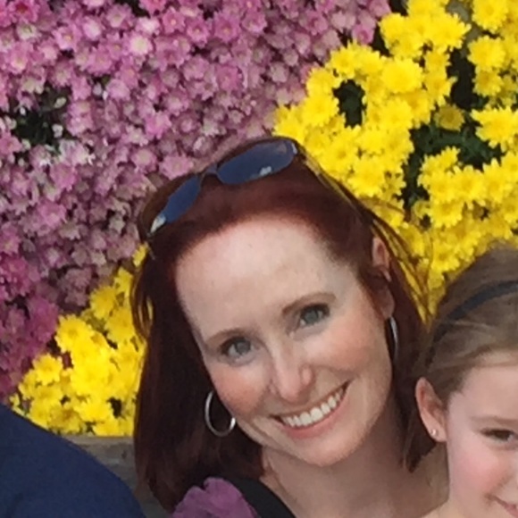 Profile Picture of Ronni Edmands (@ronnikay) on Poshmark