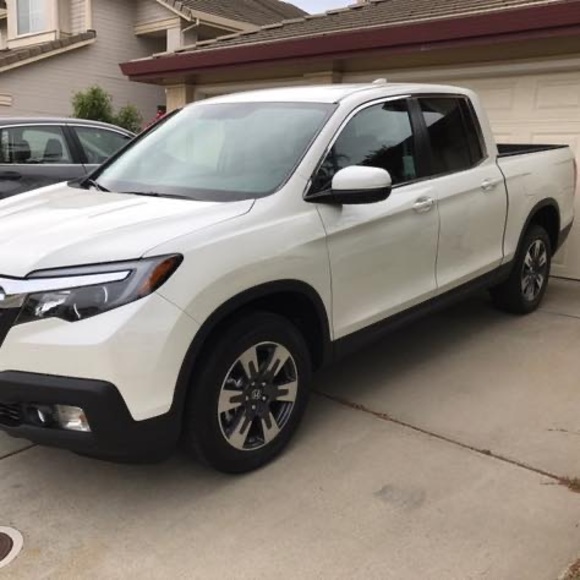 Profile Picture of Stephen Saelee (@her0_hua) on Poshmark