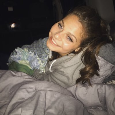 Profile Picture of Bianca Carbone (@CARBONE_dioxide) on Twitter