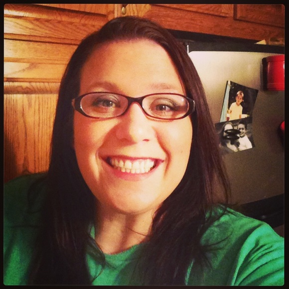 Profile Picture of Brandy Herigon (@brandyherigon) on Poshmark