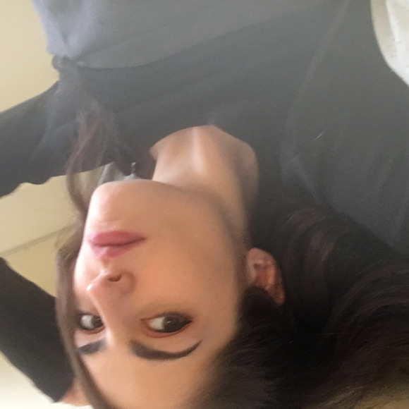 Profile Picture of Dani Blake (@daniblake01) on Poshmark