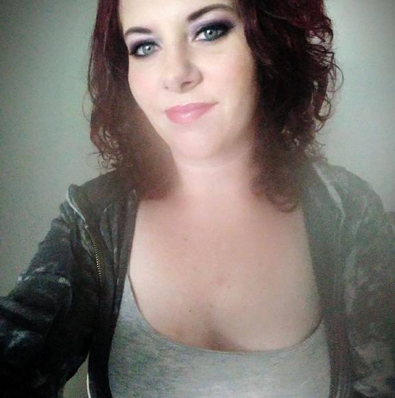 Profile Picture of Amanda Anair (@amandapants18) on Poshmark