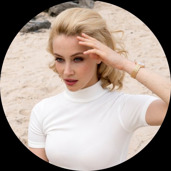 Profile Picture of Amanda Torbett (@asfcgb69) on Poshmark