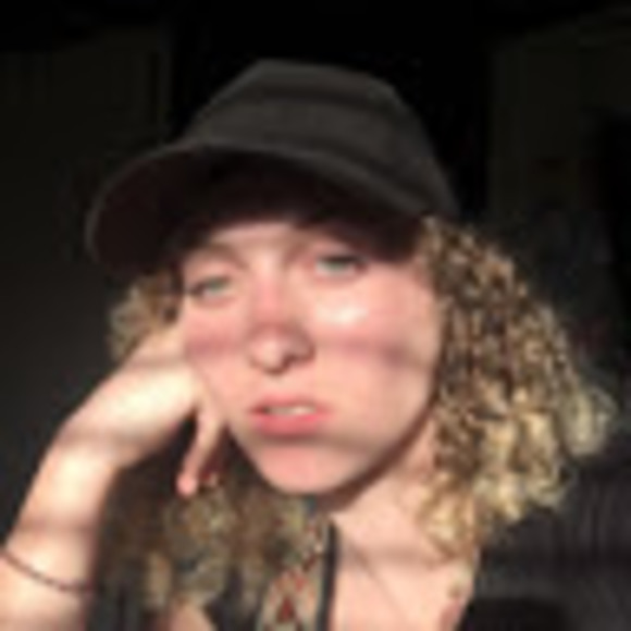 Profile Picture of Reese Seiley (@rbseiley20) on Poshmark