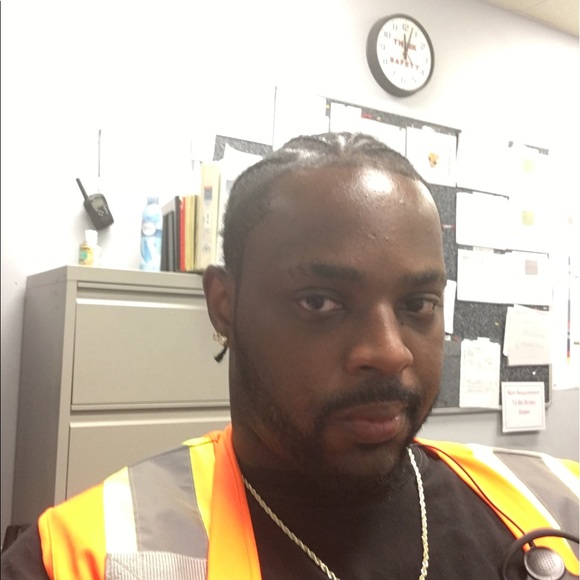 Profile Picture of Tim Bridges (@bridges86) on Poshmark