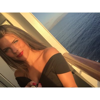 Profile Picture of Lauren Ball (@LaurenBall94) on Twitter