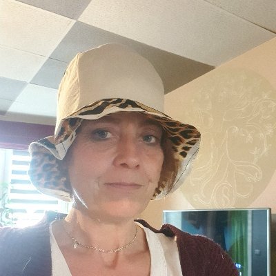 Profile Picture of Lambert Yvette (@Lambertyvette1) on Twitter