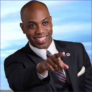 Profile Picture of ＲＯＢＥＲＴ ＢＯＮＮＥＲ， ＪＲ | Teacher (@ivotedforbonner) on Instagram